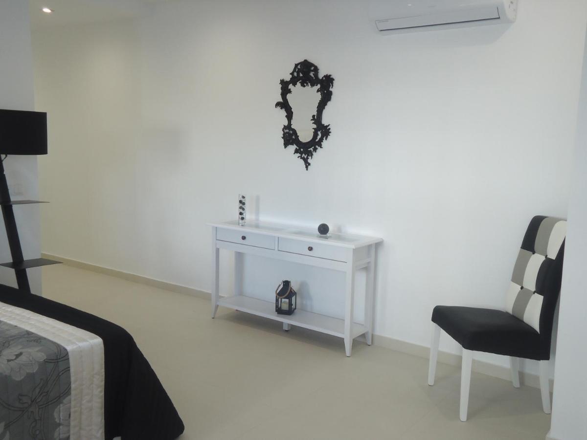 Vivenda L'Olivier Bed & Breakfast Quarteira Ngoại thất bức ảnh