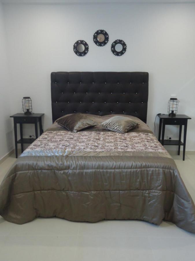 Vivenda L'Olivier Bed & Breakfast Quarteira Ngoại thất bức ảnh
